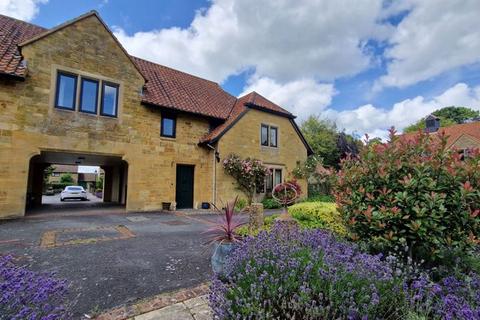 3 bedroom retirement property for sale, 17 Hayes End Manor, South Petherton