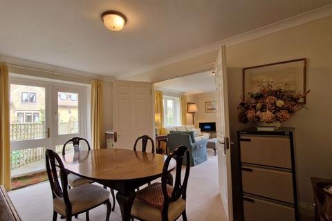 3 bedroom retirement property for sale, 17 Hayes End Manor, South Petherton