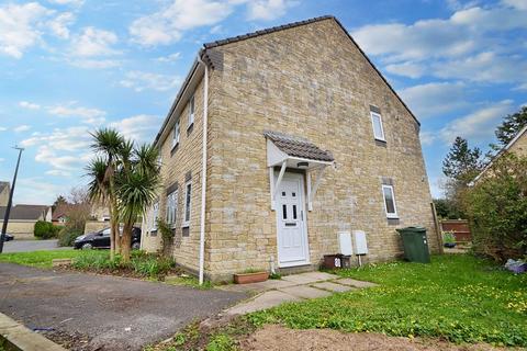 3 bedroom semi-detached house to rent, Hawthorn Crescent, Bristol