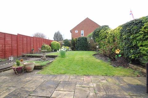 3 bedroom semi-detached house for sale - Bromley Lane, Kingswinford DY6