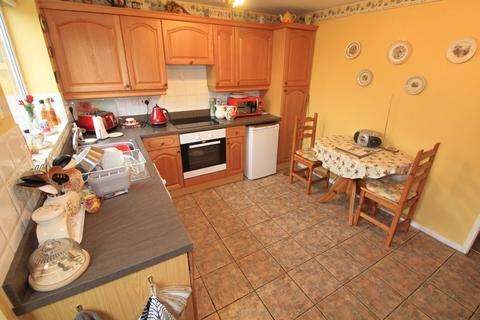 2 bedroom end of terrace house for sale - Denbigh Close, Dudley DY1
