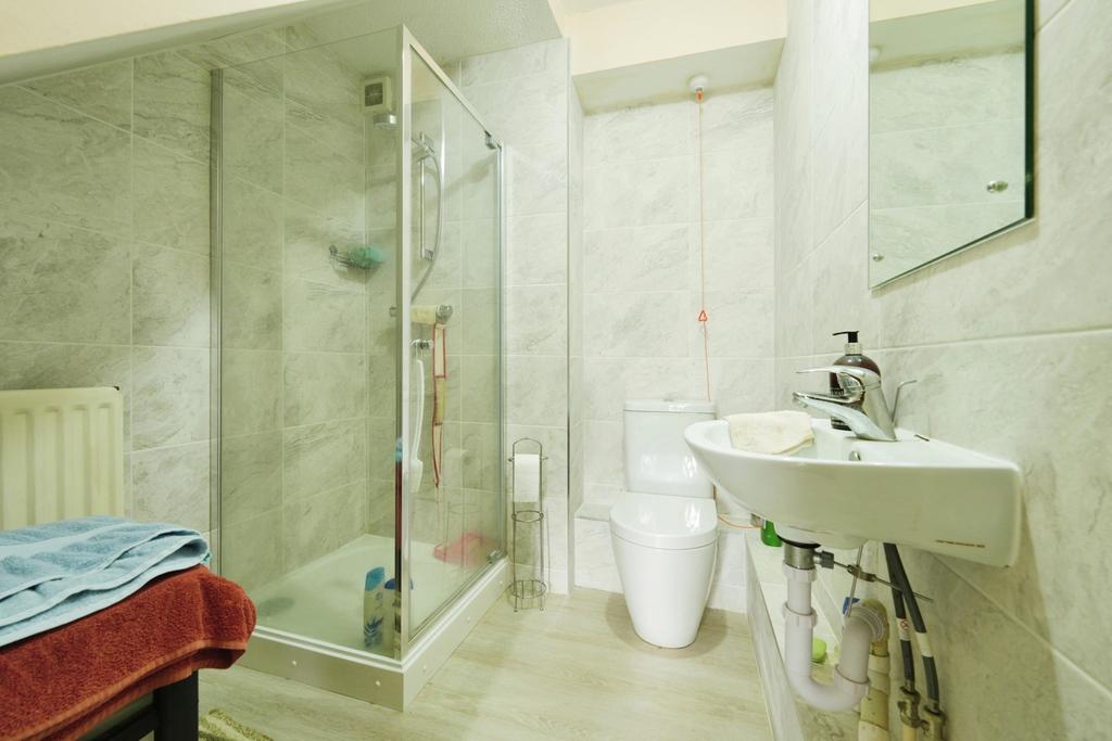 Downstairs shower ro