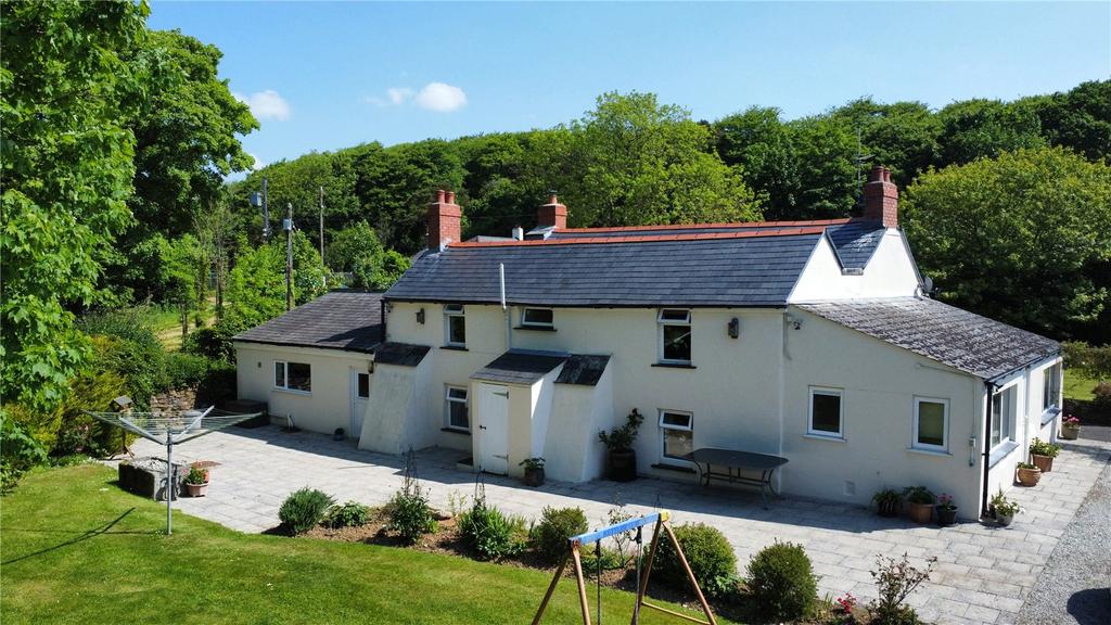 Washaway, Cornwall PL30 4 bed detached house for sale - £595,000