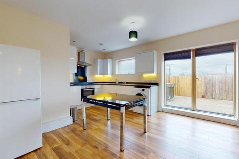 2 bedroom flat to rent - 246 Chingford Mount Road, London, E4 8JL
