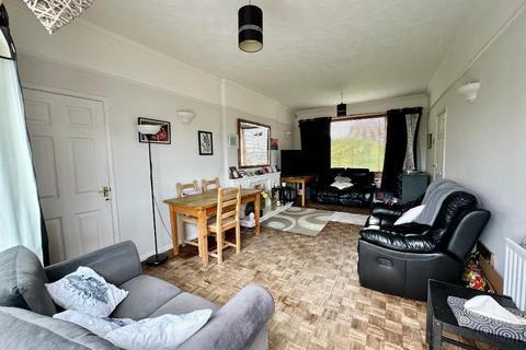 15 Chalton Heights, Chalton, Luton, LU4 9UF