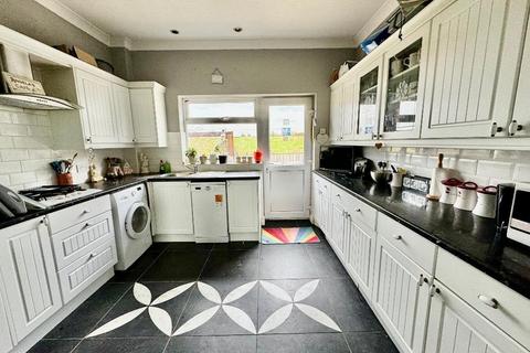 15 Chalton Heights, Chalton, Luton, LU4 9UF