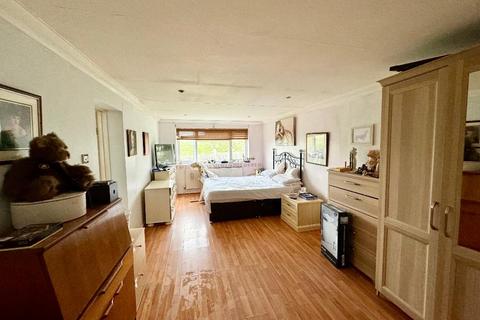 15 Chalton Heights, Chalton, Luton, LU4 9UF