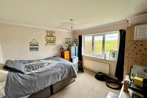 15 Chalton Heights, Chalton, Luton, LU4 9UF