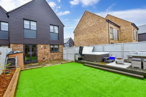 11 Brooke Close, Margate, CT9 5FQ