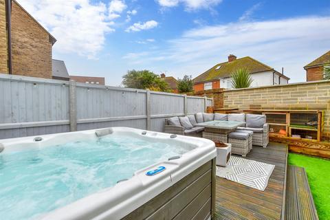 11 Brooke Close, Margate, CT9 5FQ