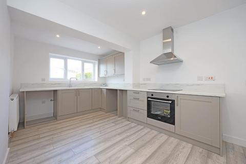 4 bedroom detached house to rent - Longton ST3