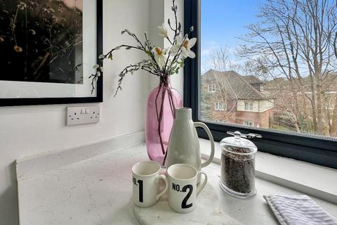 1 bedroom flat for sale, Whyteleafe Hill, Whyteleafe, CR3 0AG