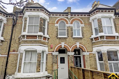 3 bedroom apartment for sale, Friern Road, London, SE22