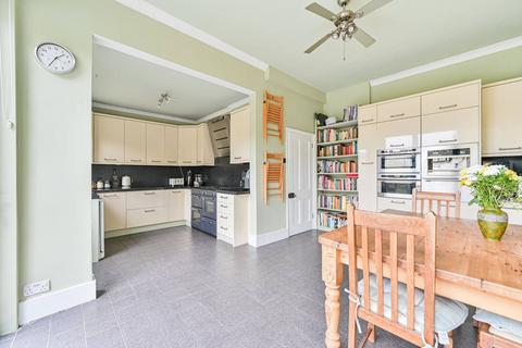 122 Bargery Road, London, SE6 2LR