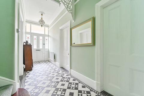122 Bargery Road, London, SE6 2LR