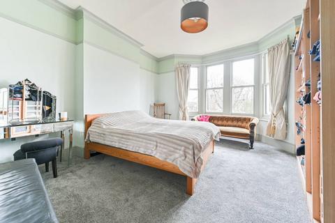 122 Bargery Road, London, SE6 2LR