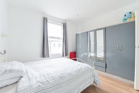2 bedroom flat for sale, Lea Bridge Road, Leyton, London, E10