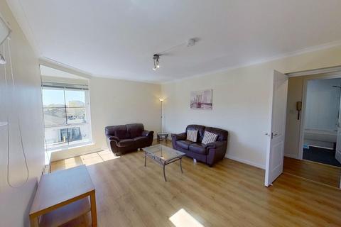 2 bedroom flat to rent, Westercraigs Court, Glasgow, G31