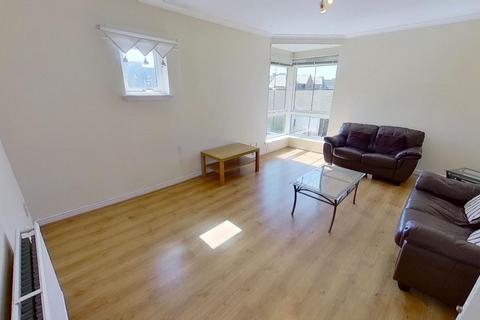 2 bedroom flat to rent, Westercraigs Court, Glasgow, G31