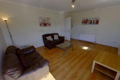 2 bedroom flat to rent, Westercraigs Court, Glasgow, G31