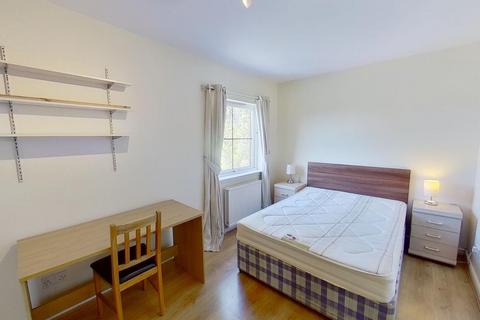 2 bedroom flat to rent, Westercraigs Court, Glasgow, G31