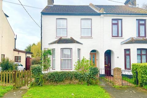 6 Victoria Drive, Great Wakering, Southend-on-sea, SS3 0AT