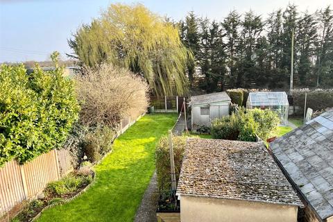 6 Victoria Drive, Great Wakering, Southend-on-sea, SS3 0AT