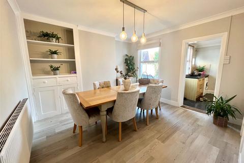 6 Victoria Drive, Great Wakering, Southend-on-sea, SS3 0AT