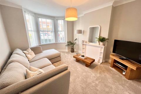 6 Victoria Drive, Great Wakering, Southend-on-sea, SS3 0AT