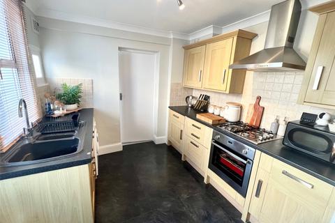 6 Victoria Drive, Great Wakering, Southend-on-sea, SS3 0AT
