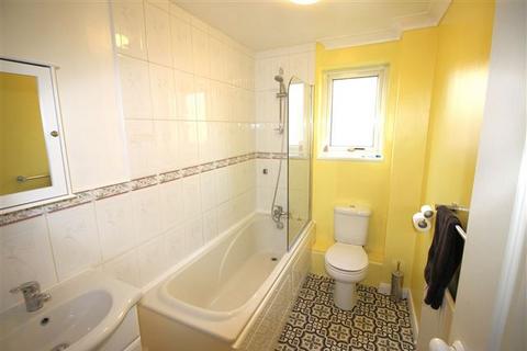 2 bedroom flat to rent, Hoveringham Court, Swallownest, Sheffield, S26 4PA