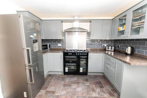 4 bedroom detached house for sale, Baccara Grove, Bletchley MK2