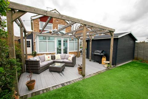 61 Calder Vale, Bletchley, Milton Keynes, MK3 7PL