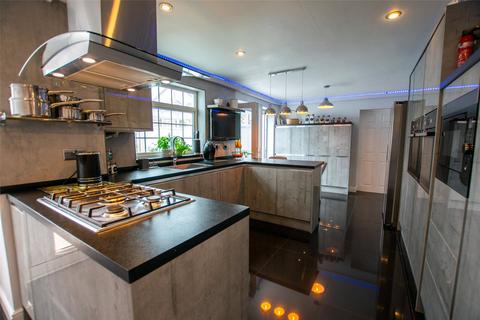 61 Calder Vale, Bletchley, Milton Keynes, MK3 7PL