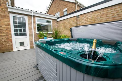 61 Calder Vale, Bletchley, Milton Keynes, MK3 7PL