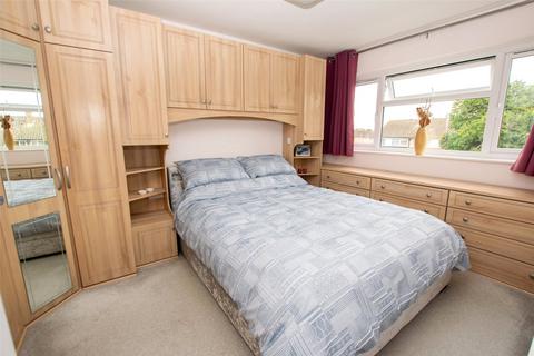 61 Calder Vale, Bletchley, Milton Keynes, MK3 7PL
