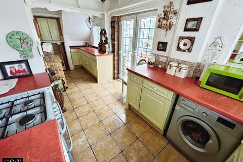 3 bedroom semi-detached house for sale - Russells Hall Road, Dudley