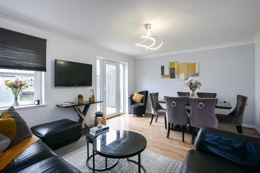 Bughtlin Market, East Craigs, Edinburgh, EH12 3 bed terraced house for