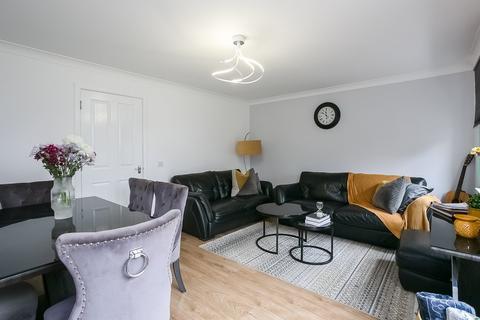 37 Bughtlin Market, Edinburgh, EH12 8XP