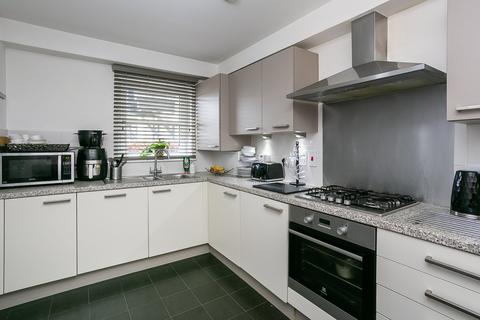 37 Bughtlin Market, Edinburgh, EH12 8XP