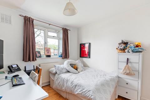 2 bedroom apartment for sale, Fauconberg Road, Chiswick W4