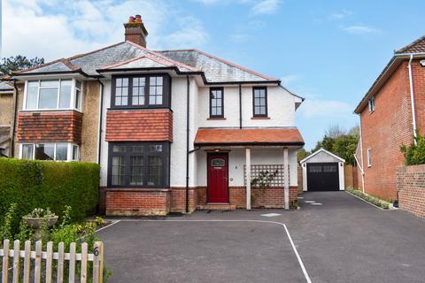 6 Belmore Road, Lymington, SO41 3NT