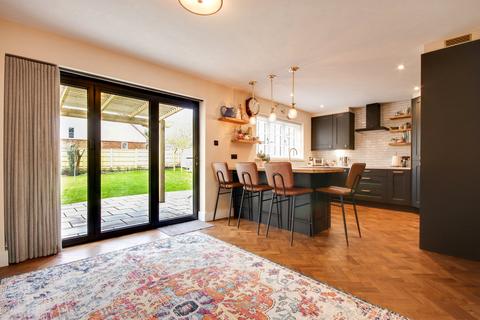 6 Belmore Road, Lymington, SO41 3NT