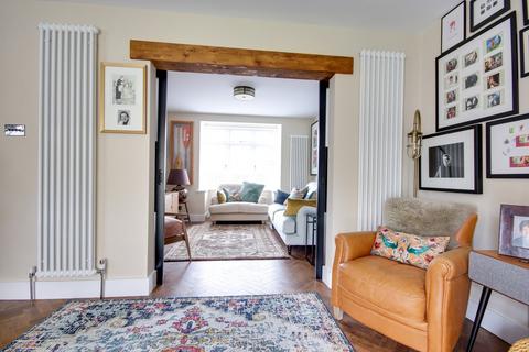 6 Belmore Road, Lymington, SO41 3NT