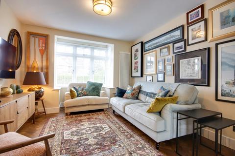 6 Belmore Road, Lymington, SO41 3NT