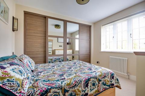 6 Belmore Road, Lymington, SO41 3NT