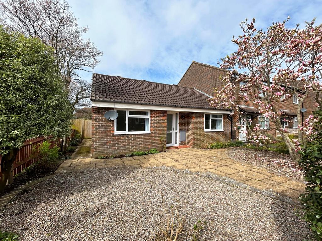 Auckland Avenue, Brockenhurst, SO42 2 bed bungalow for sale £445,000