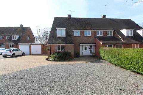 4 bedroom semi-detached house for sale, Gimson Avenue, Leicester LE9