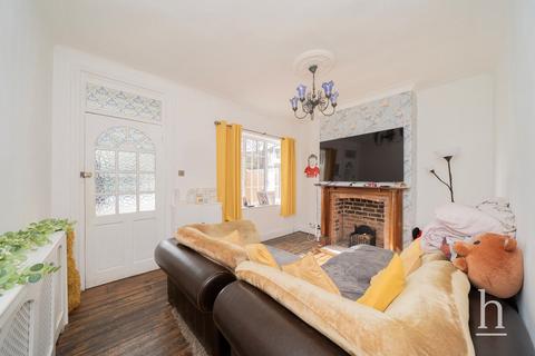 2 bedroom end of terrace house for sale - Arrowe Park Road, Upton CH49