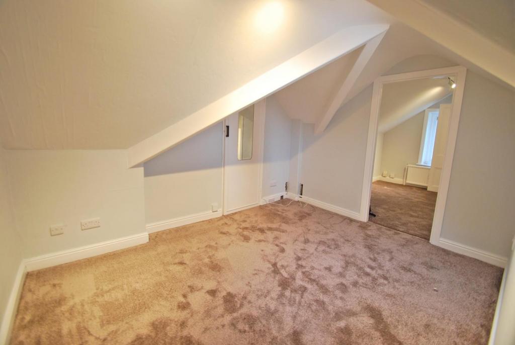 Manchester Road, Wilmslow Studio to rent £675 pcm (£156 pw)